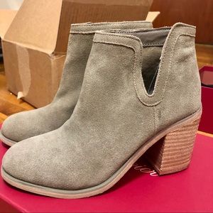NEW UO olive green leather ankle  boots heels